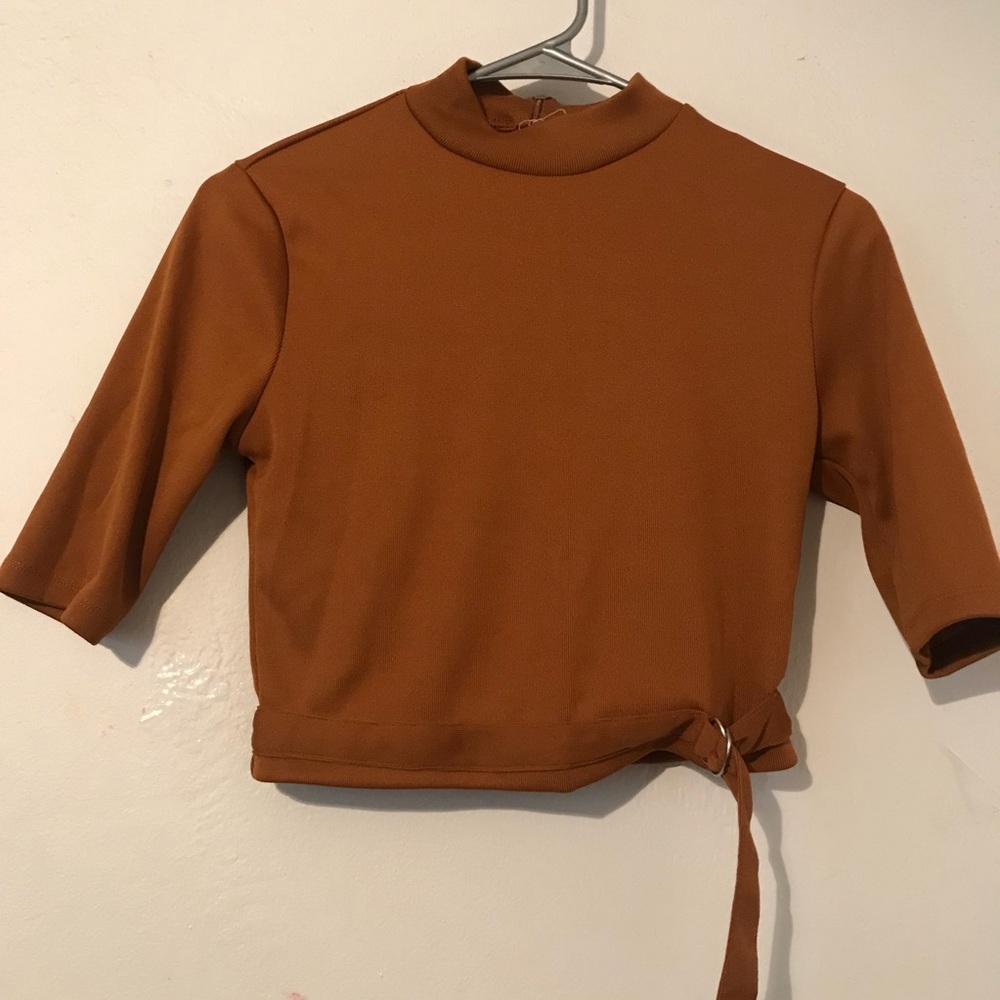Tank crop top with belt